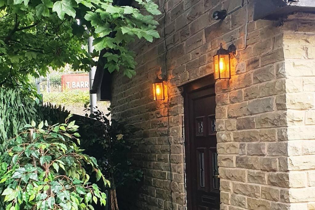 Lister Park Bradford Stylish 1Bed Coach House - Quiet & Tranquil Cottage & Parking Exterior photo